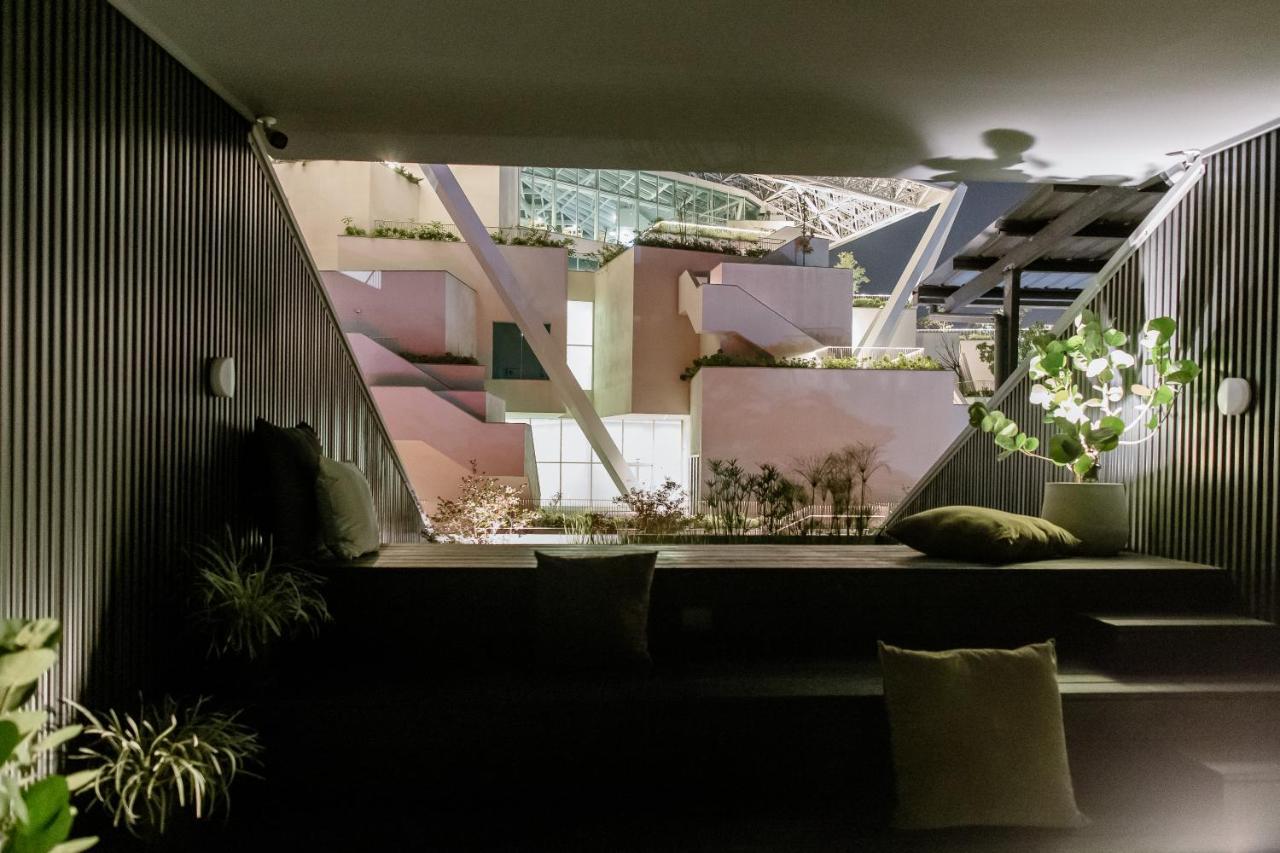 J Youai House 珍友愛 景觀包棟民宿 Тайнань Экстерьер фото